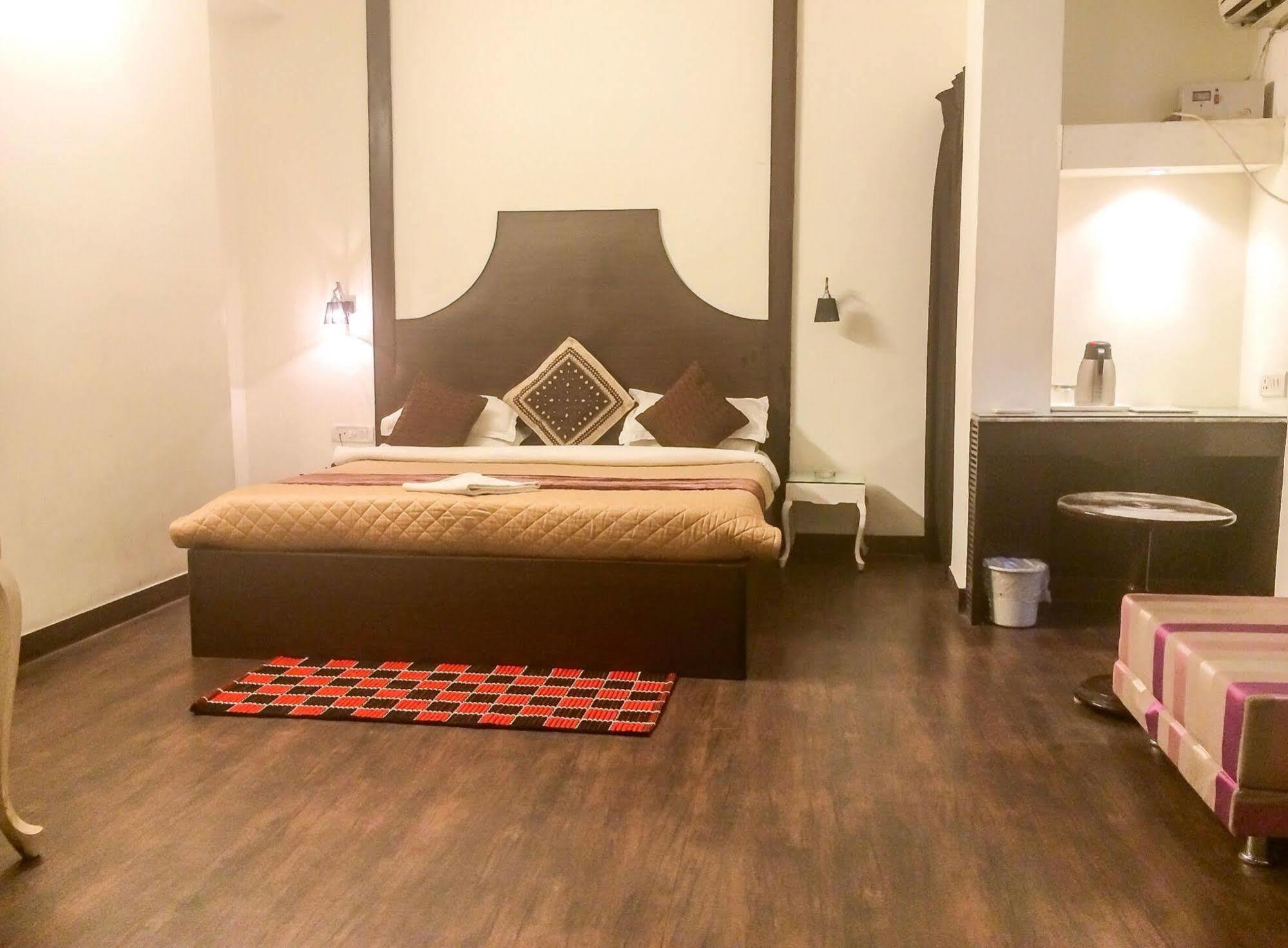 Itsy Hotels Banana Boutique Varanasi Exterior foto